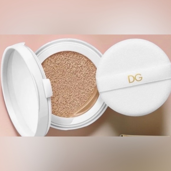 Dolce & Gabbana Solar Glow Cushion Foundation - Gold and Black Text - Picture 2 of 2